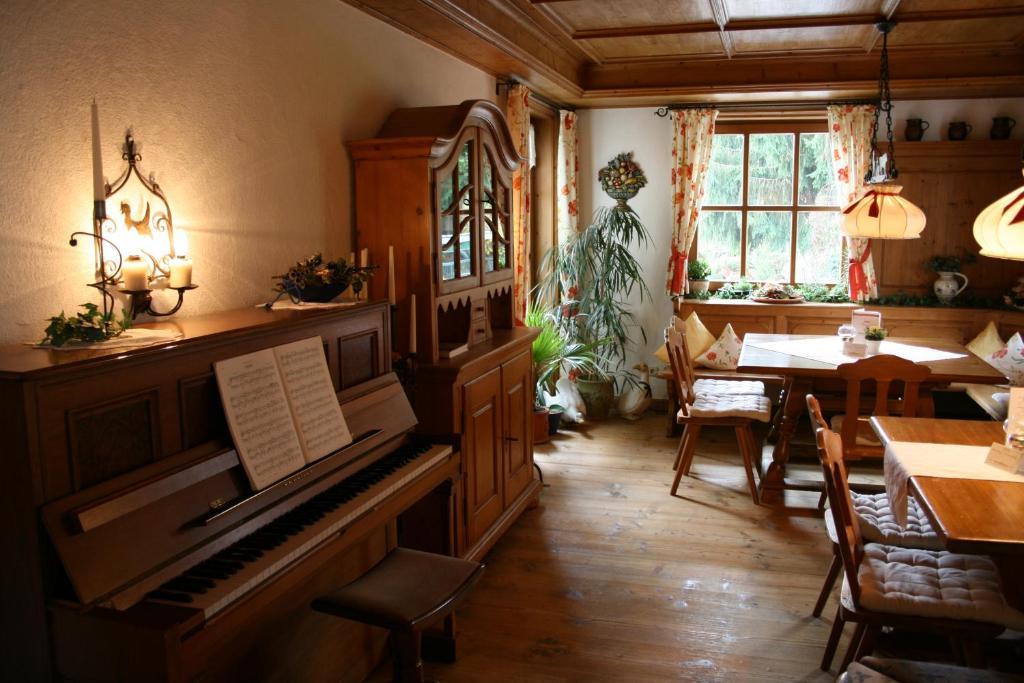 Hotel Allgaeuer Hof Оберштауфен Экстерьер фото